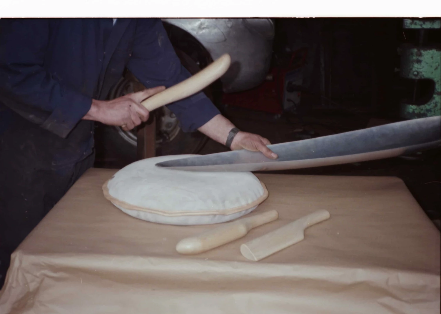 FROST Egg Shaped Forming Bat 4 FROST Egg Shaped Forming Bat - Image 2