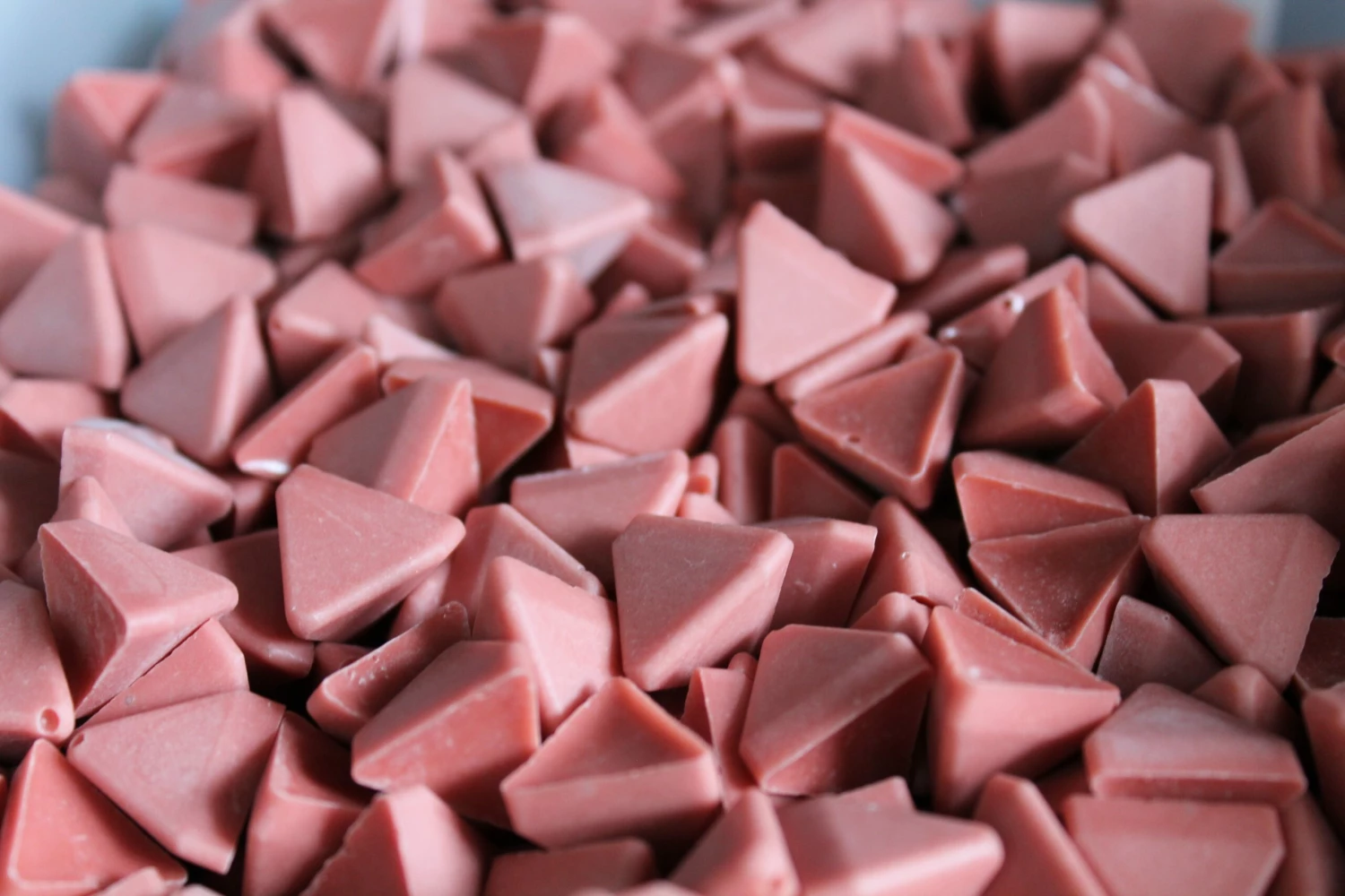 FROST Pre Polish Plastic Cones (1kg) – Vibratory Tumbler Media – Use For A Bright Finish On Aluminium, Brass And Plastics 4 FROST Pre Polish Plastic Cones (1kg) – Vibratory Tumbler Media – Use For A Bright Finish On Aluminium, Brass And Plastics - Image 2