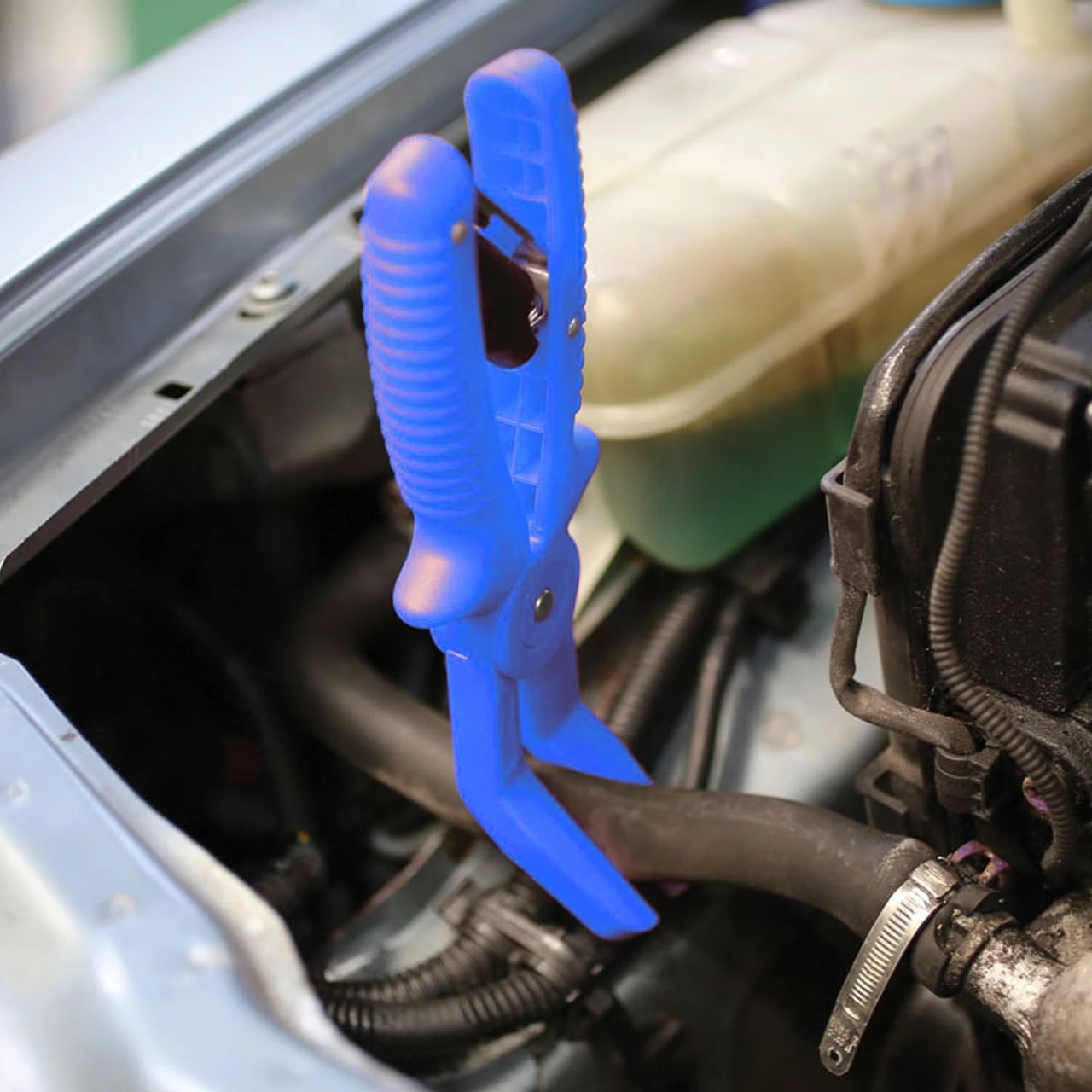 Brake/ Fuel Line Hose Clamp (Pack Of 2) 4 Brake/ Fuel Line Hose Clamp (Pack Of 2) - Image 2