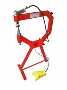 FROST Light Pneumatic Planishing Hammer – 498mm Throat 3 FROST Light Pneumatic Planishing Hammer – 498mm Throat